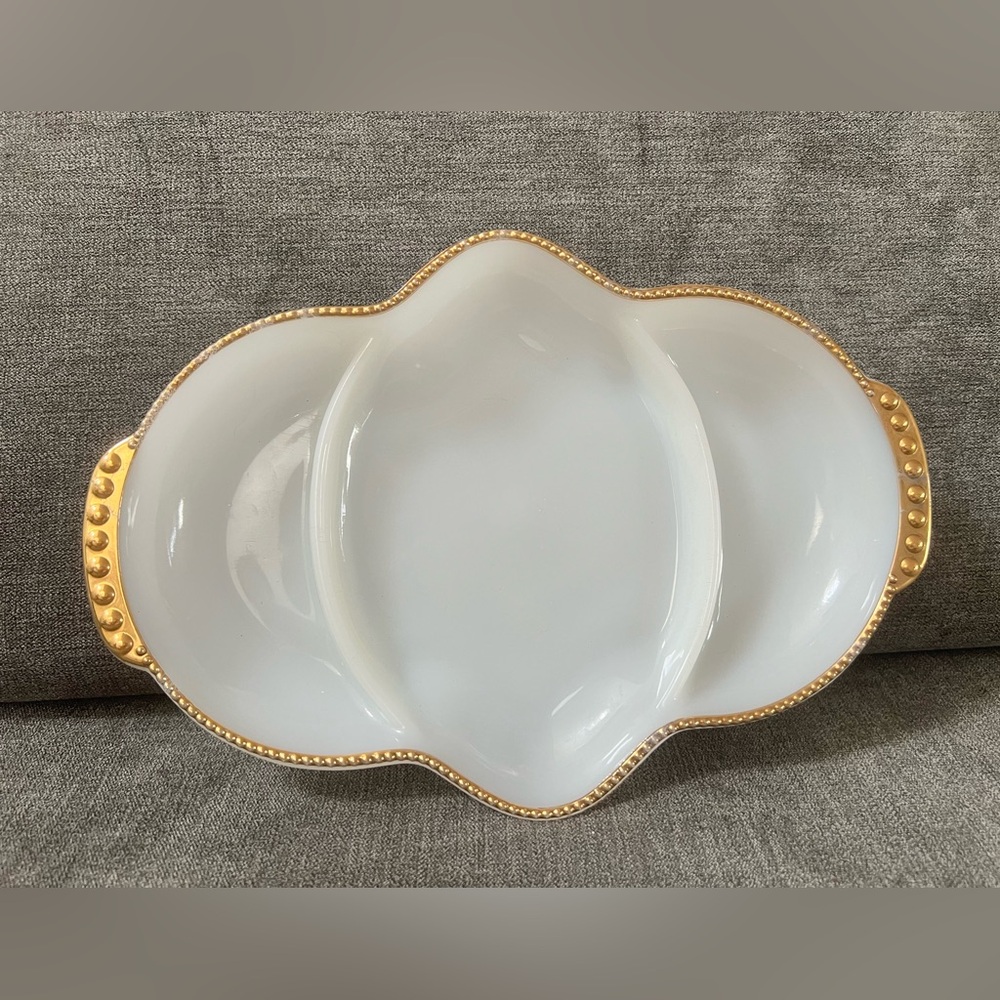 Vintage‎ Fire King Oven Ware White Milk Glass Divided Serving Dish Gold Trim USA